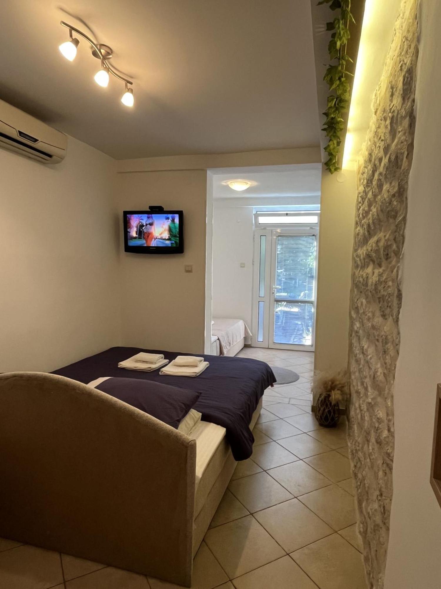 Apartments Vojvoda Kotor Zimmer foto