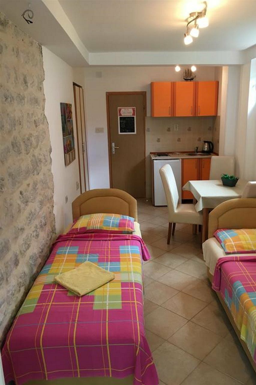 Apartments Vojvoda Kotor Exterior foto